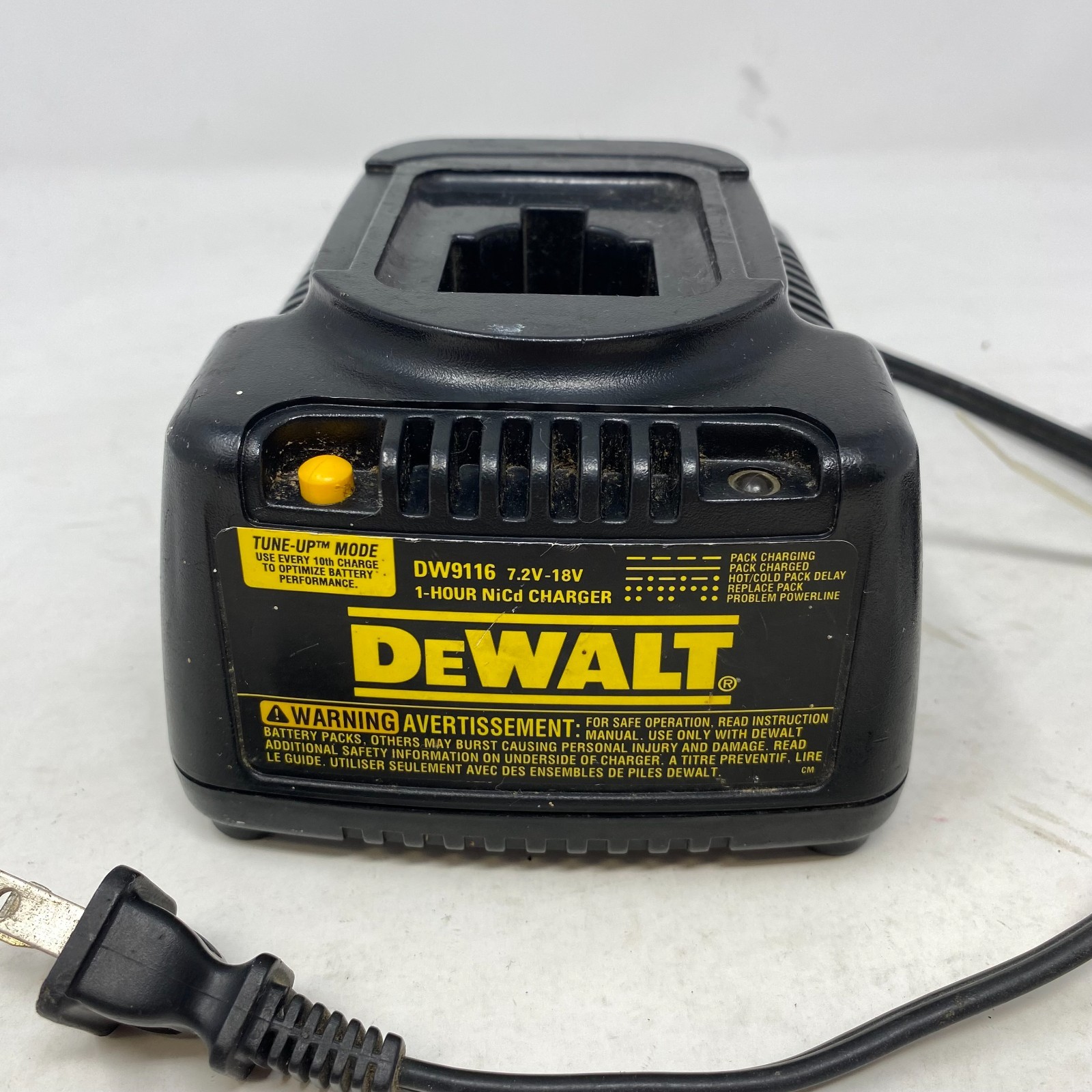 DeWalt DW9116 1 Hour NiCd Battery Charger 7.2V – 14.4V 18V WITH TUNE UP BUTTON