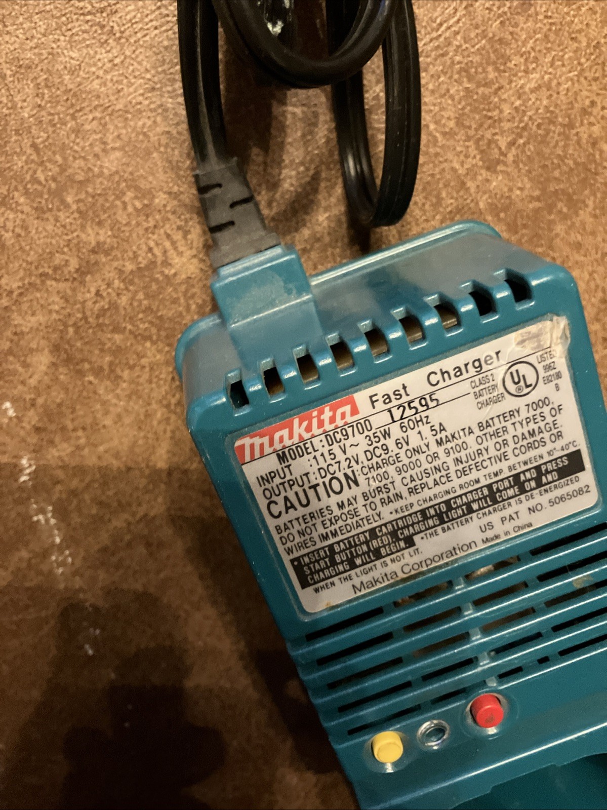 Makita DC9700A Battery Fast Charger 115V 35W 60 Hz In DC7.2V, DC9.6V 1.5A Output