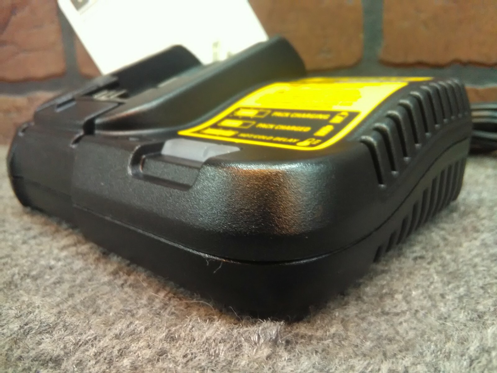 Dewalt OEM DCB112 12V/20V MAX Lithium Ion Battery Charger-***NEW***