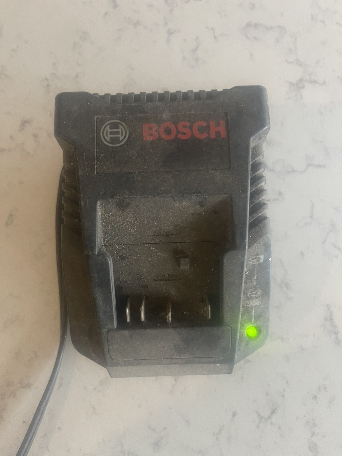 BOSCH 18v LI-ION BATTERY CHARGER MODEL: BC660 Tested BH