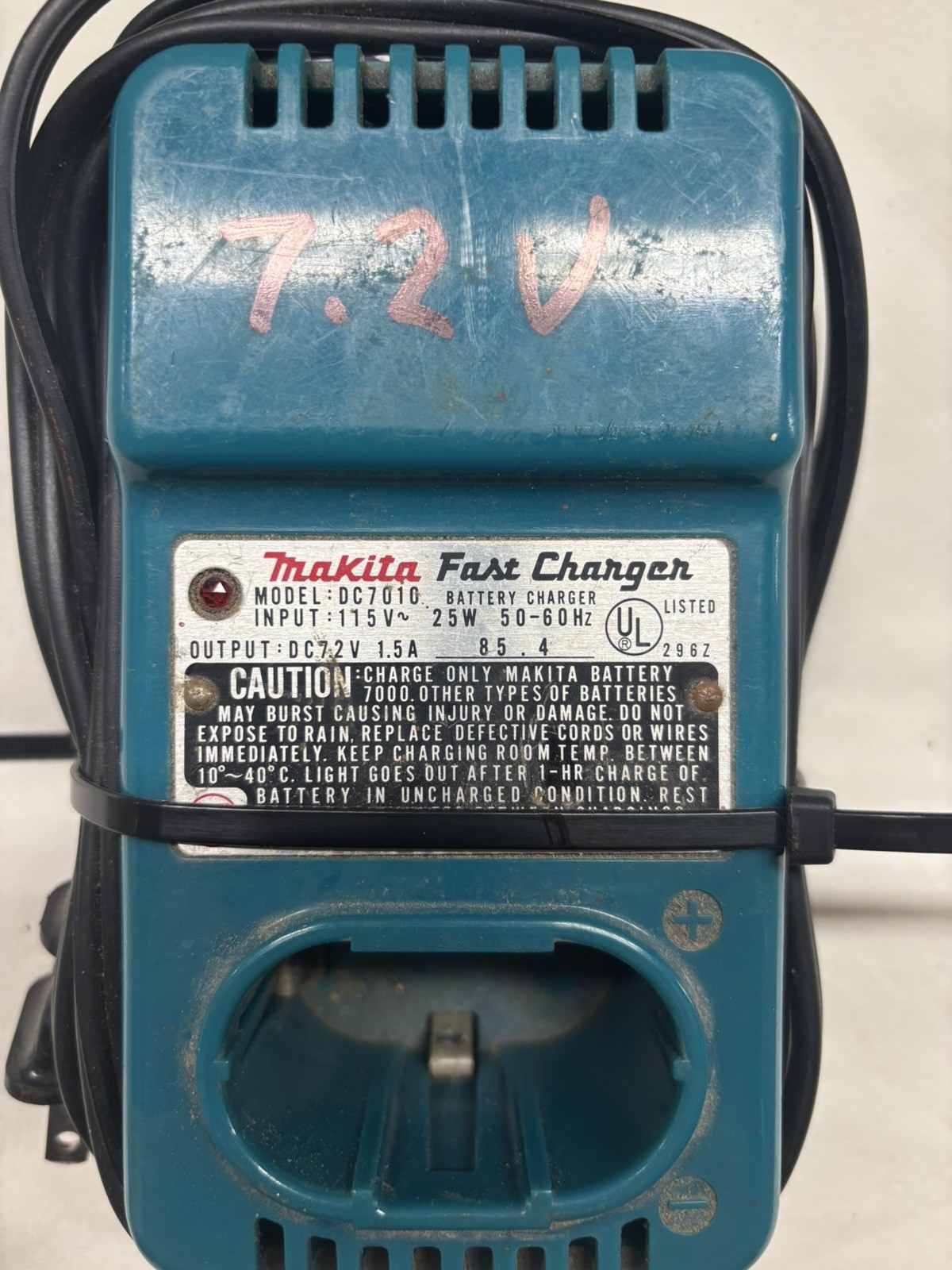 Makita Fast Charger Model DC7010 DC 7.2V Battery Charger