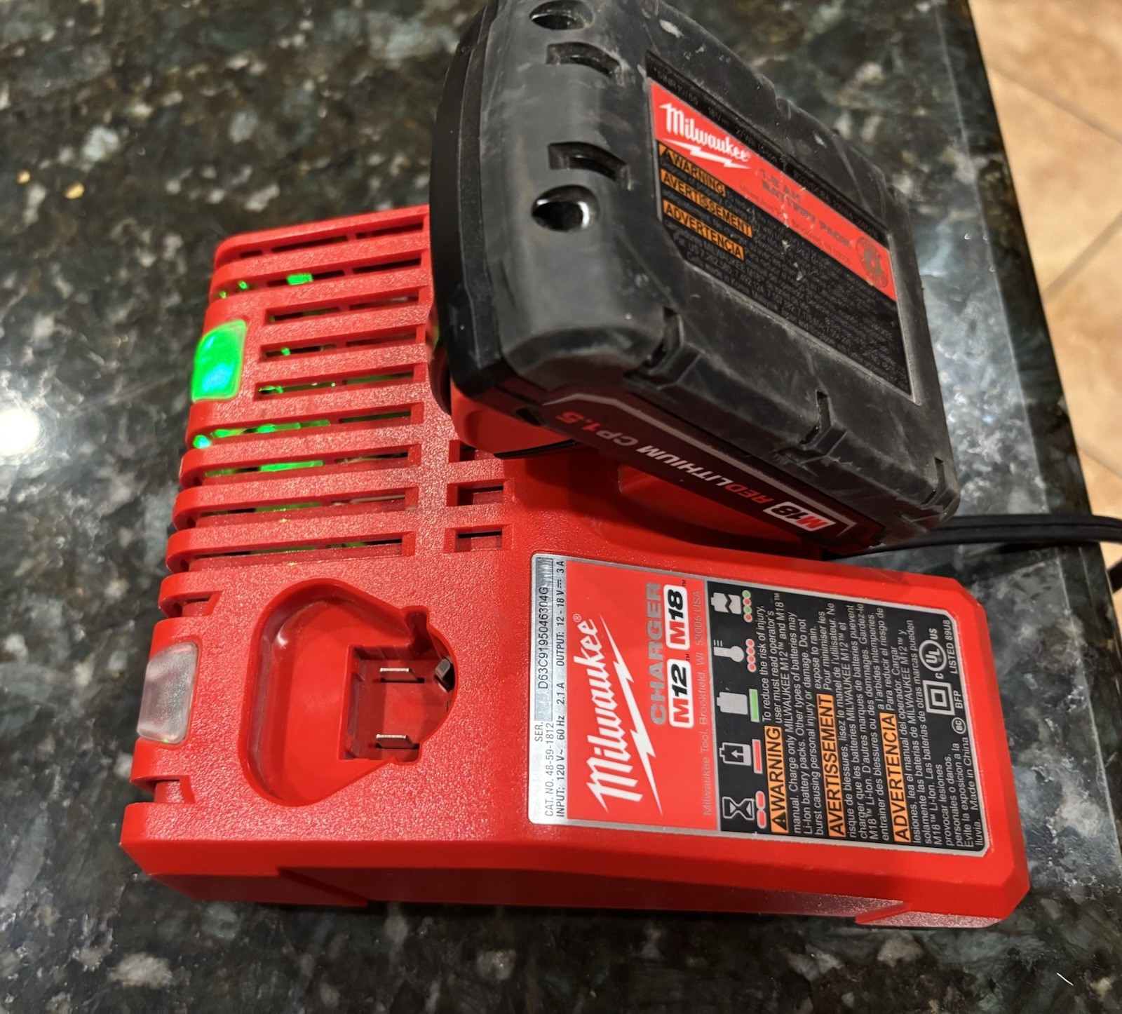 Milwaukee Charger M12 M18 With M18 CP 1.5 Lithium Battery – Excellent Condition!
