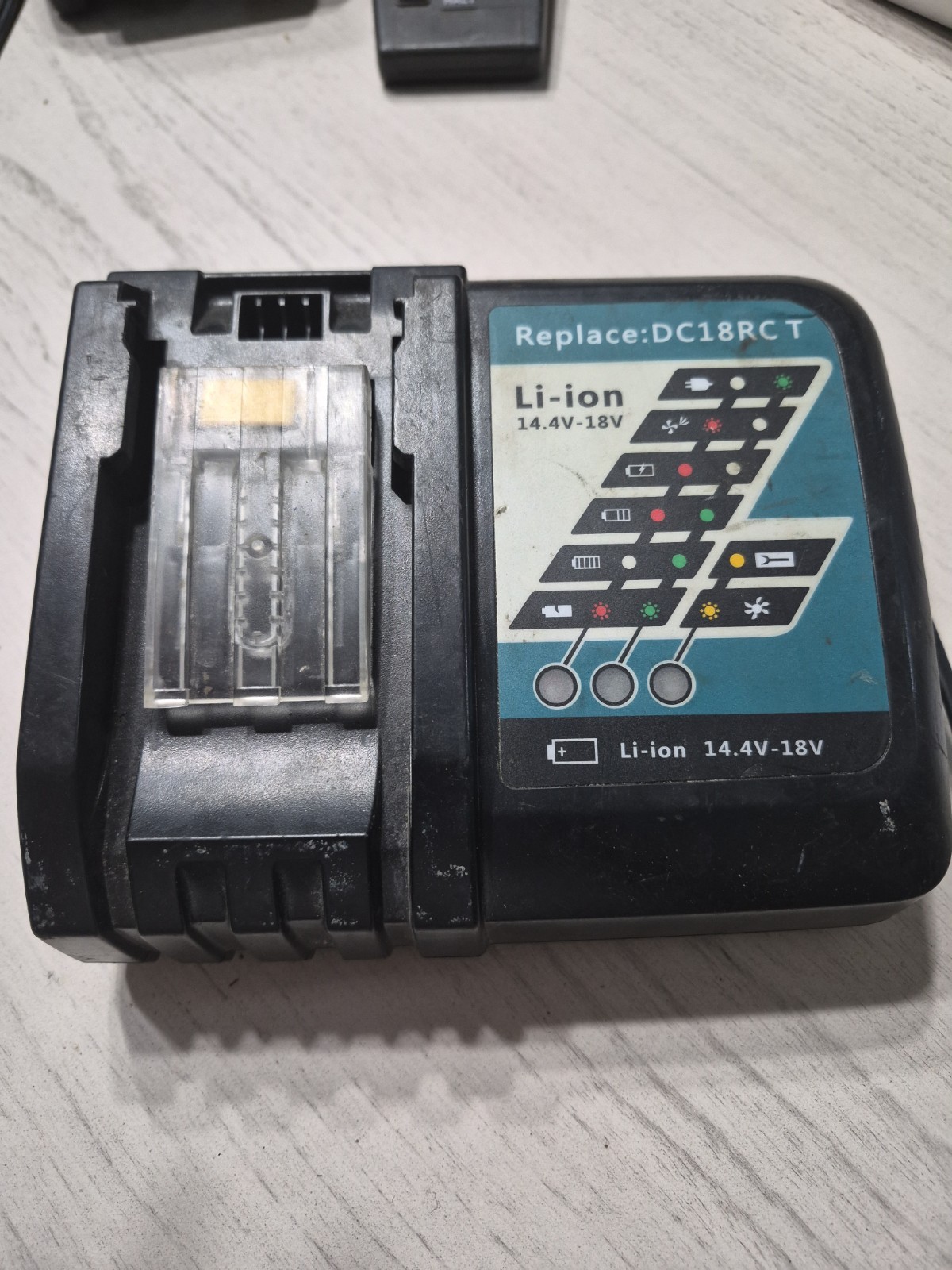 Makita DC18RC T Li-ion Battery Charger 14.4V-18V Black AC110V-220V Single Slot