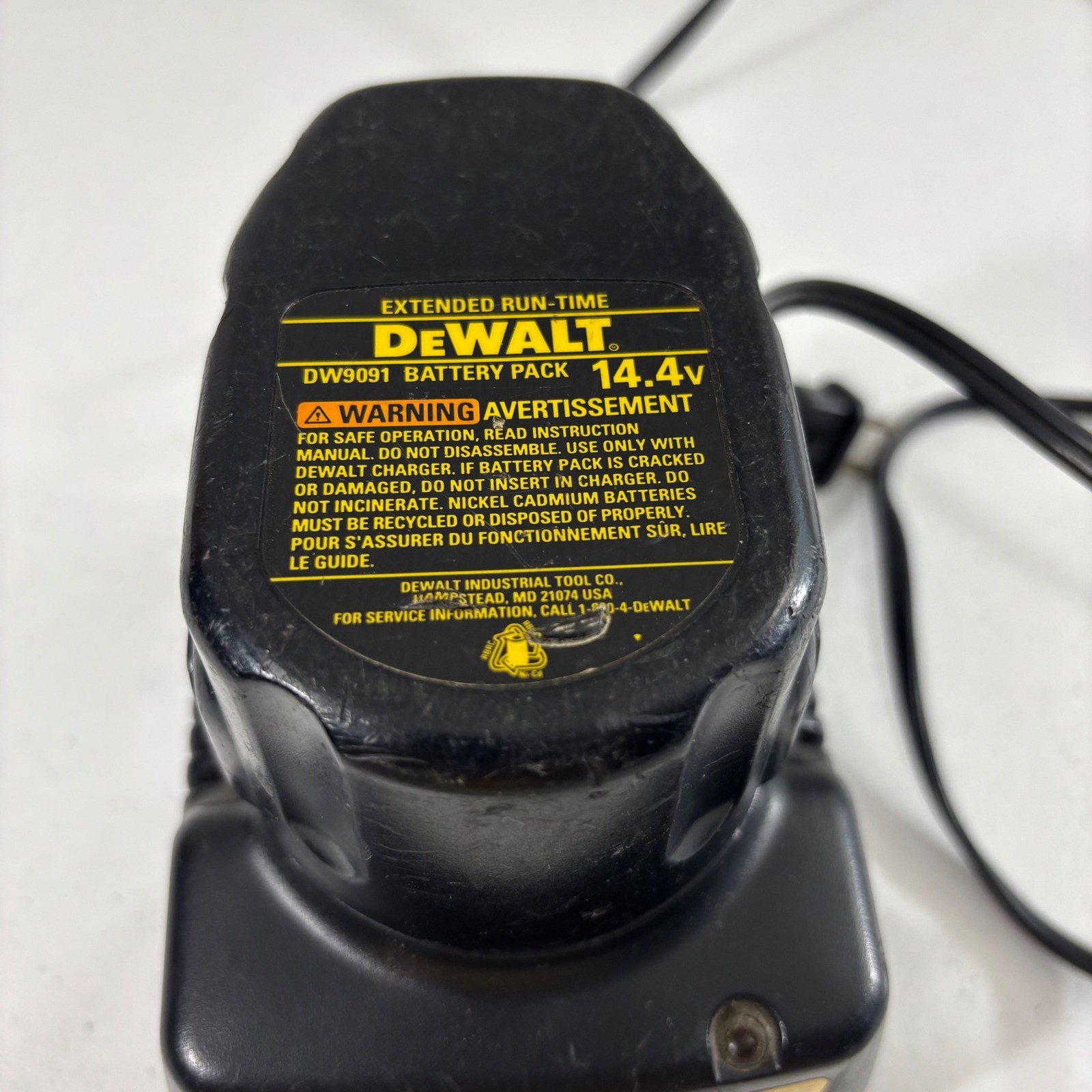 DeWalt DW9108 9.6V-18V Battery Charger and DW9091 14.4V XR Battery Pack Untested