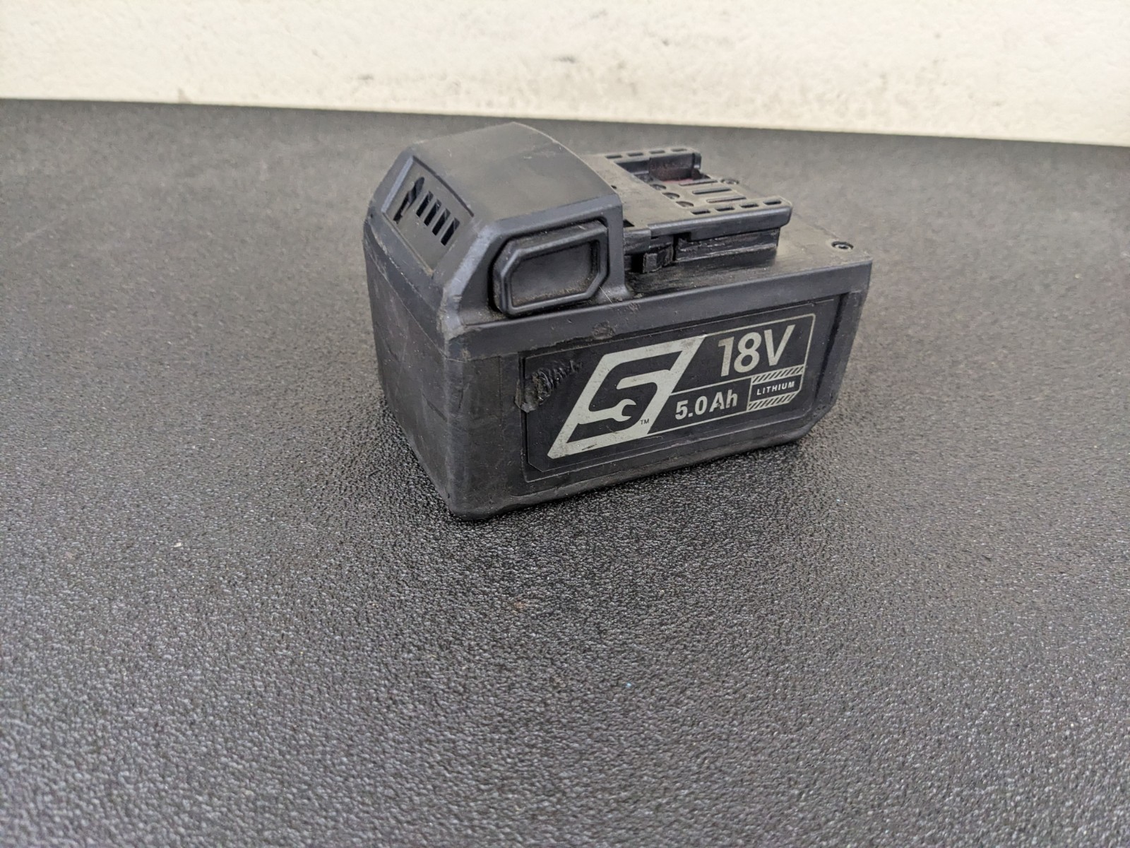 #bn936 Snap On Tools 18v Monster Lithium Rechargeable Battery CTB185
