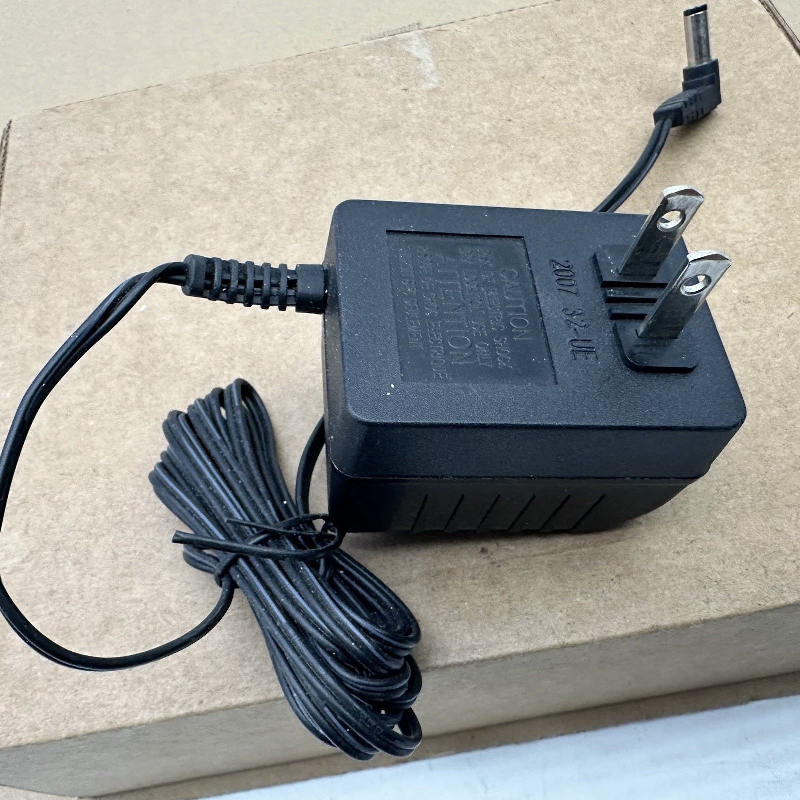 Black & Decker Class 2 Power Supply Charger P/N 90500894 Output 3.6V AC 200mA