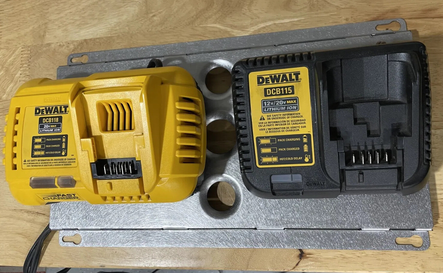 Double Battery Charger Mount DeWALT Milwaukee Quick Release Steel Wall Plate