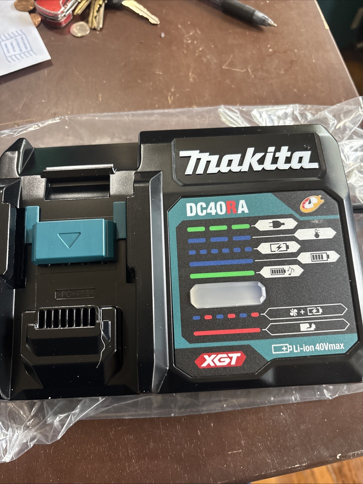 Makita DC40RA 40V Max XGT Rapid Optimum Charger – New