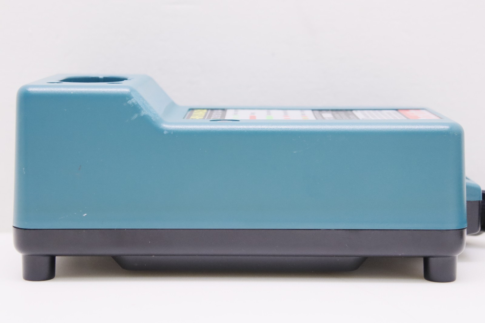 MAKITA NiMH NiCD Battery AC Charger Supply Model No. DC1411 Output DC 7.2V-14.4V