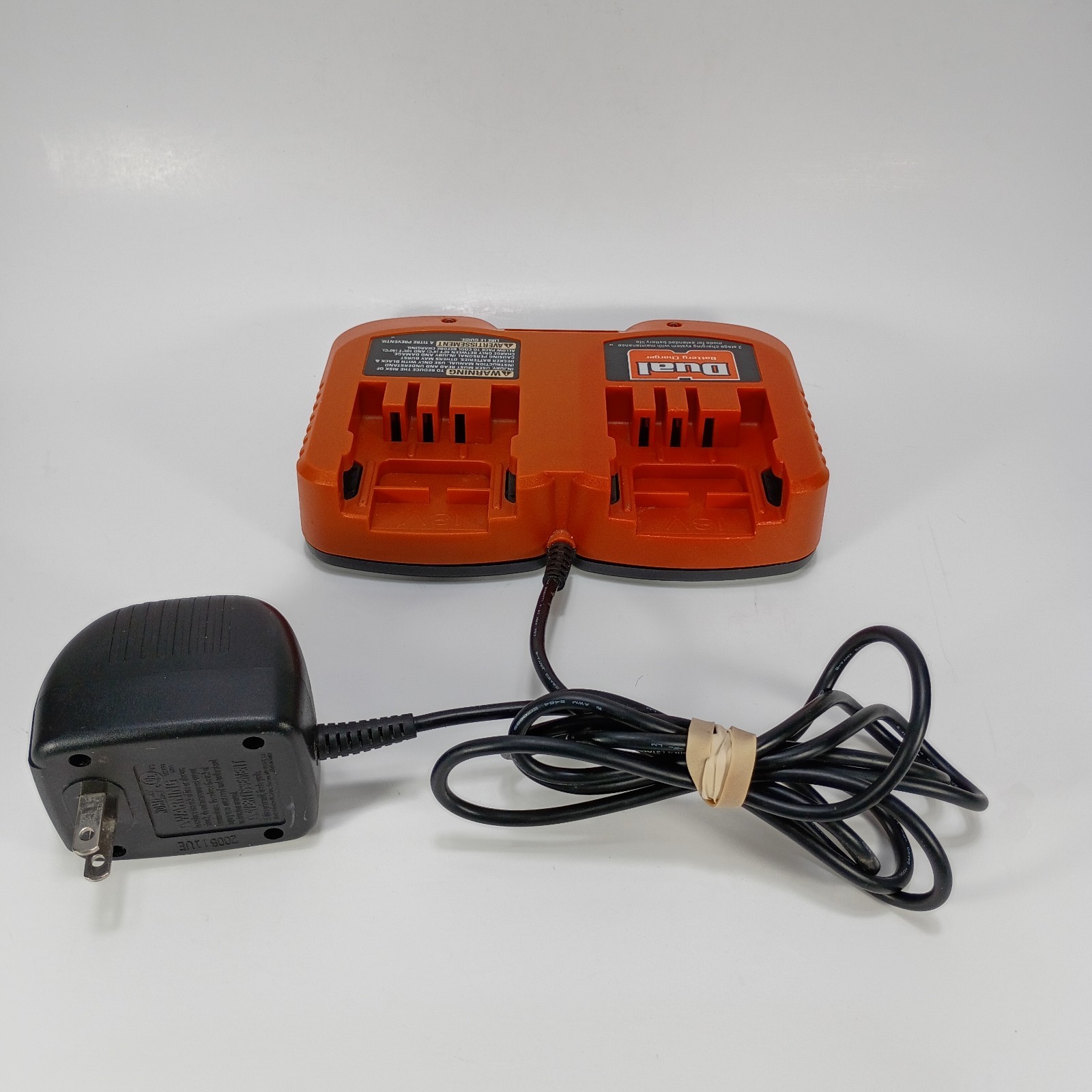 Black & Decker UD-18V2C Dual 18 Volt Battery Charger ONLY