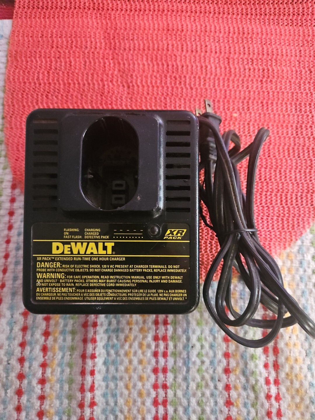 DeWalt DW9106 XR Charger