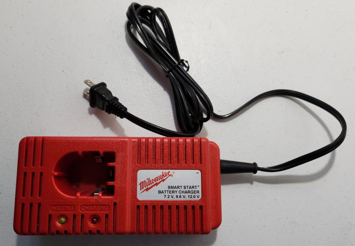 Milwaukee Smart Start Battery Charger 7.2, 9.6, 12.0 Volts