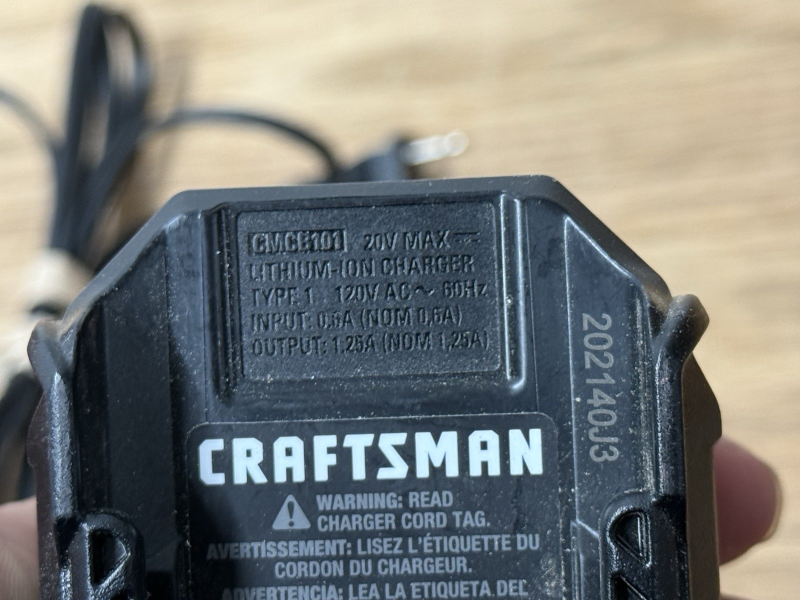 Craftsman Battery Charger 12V-20V CMCB102 and 2 20V Batteries CMCB101