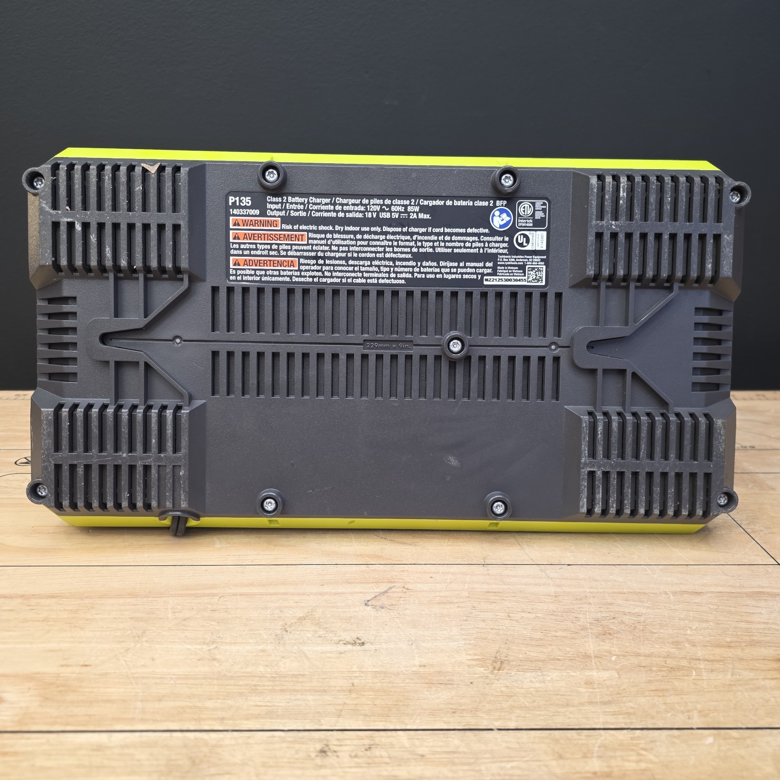 FOR PARTS OR REPAIR Ryobi ONE+ 18V 6-Port Super Charger P135