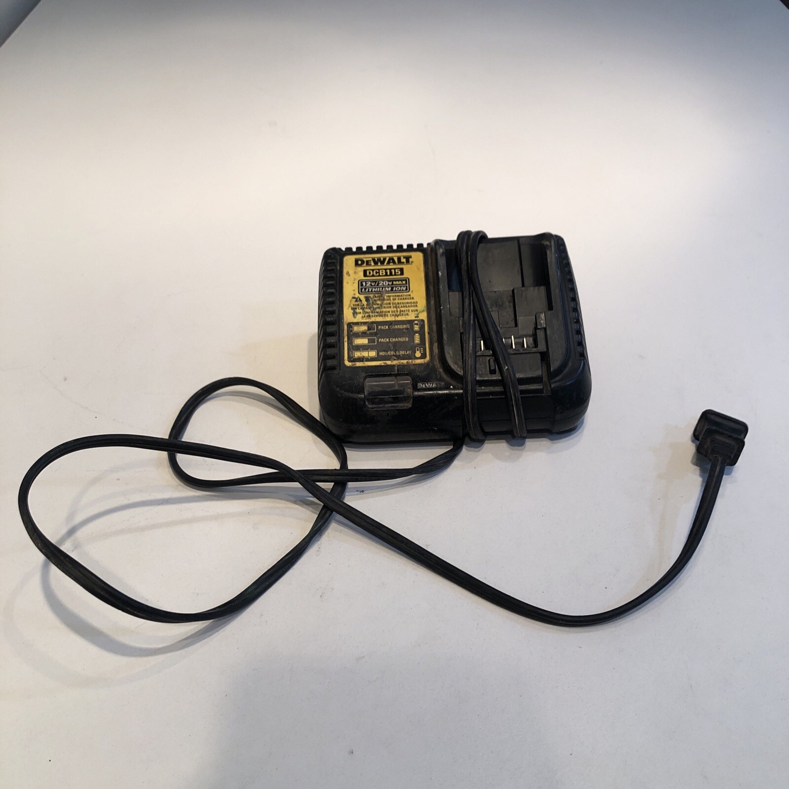 DEWALT 12V/20V MAX Lithium Ion Charger DCB115
