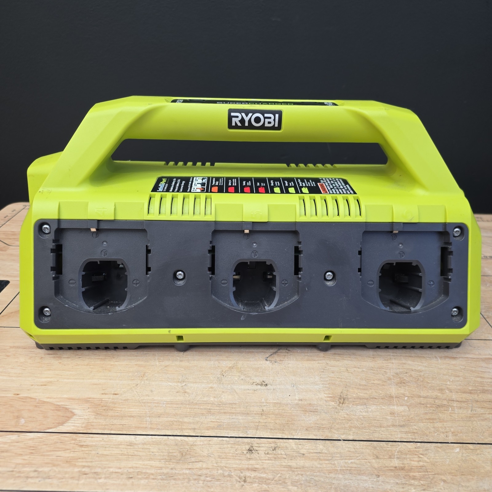 FOR PARTS OR REPAIR Ryobi ONE+ 18V 6-Port Super Charger P135