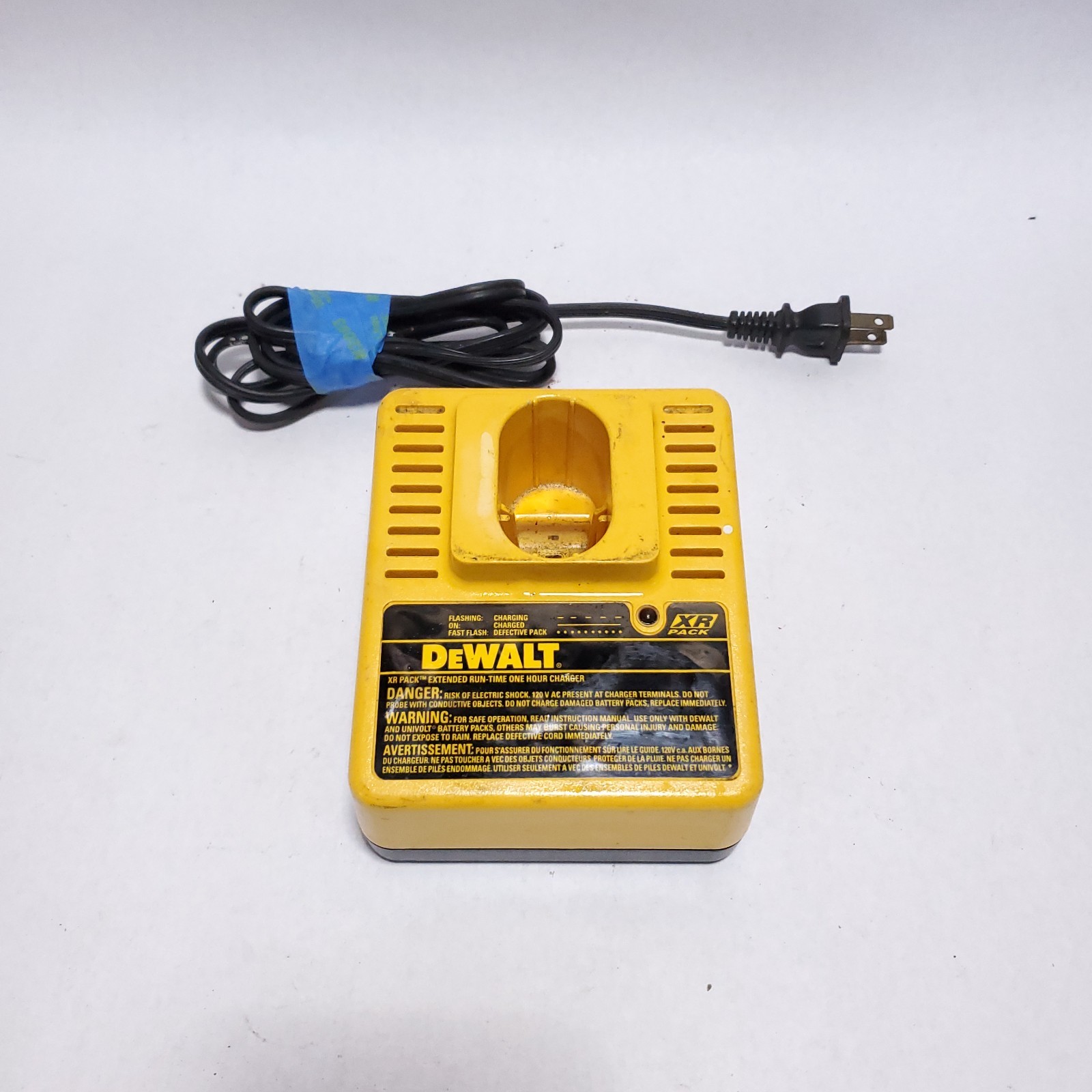 DeWalt XR Pack Extended Run Time One Hour Charger DW9106