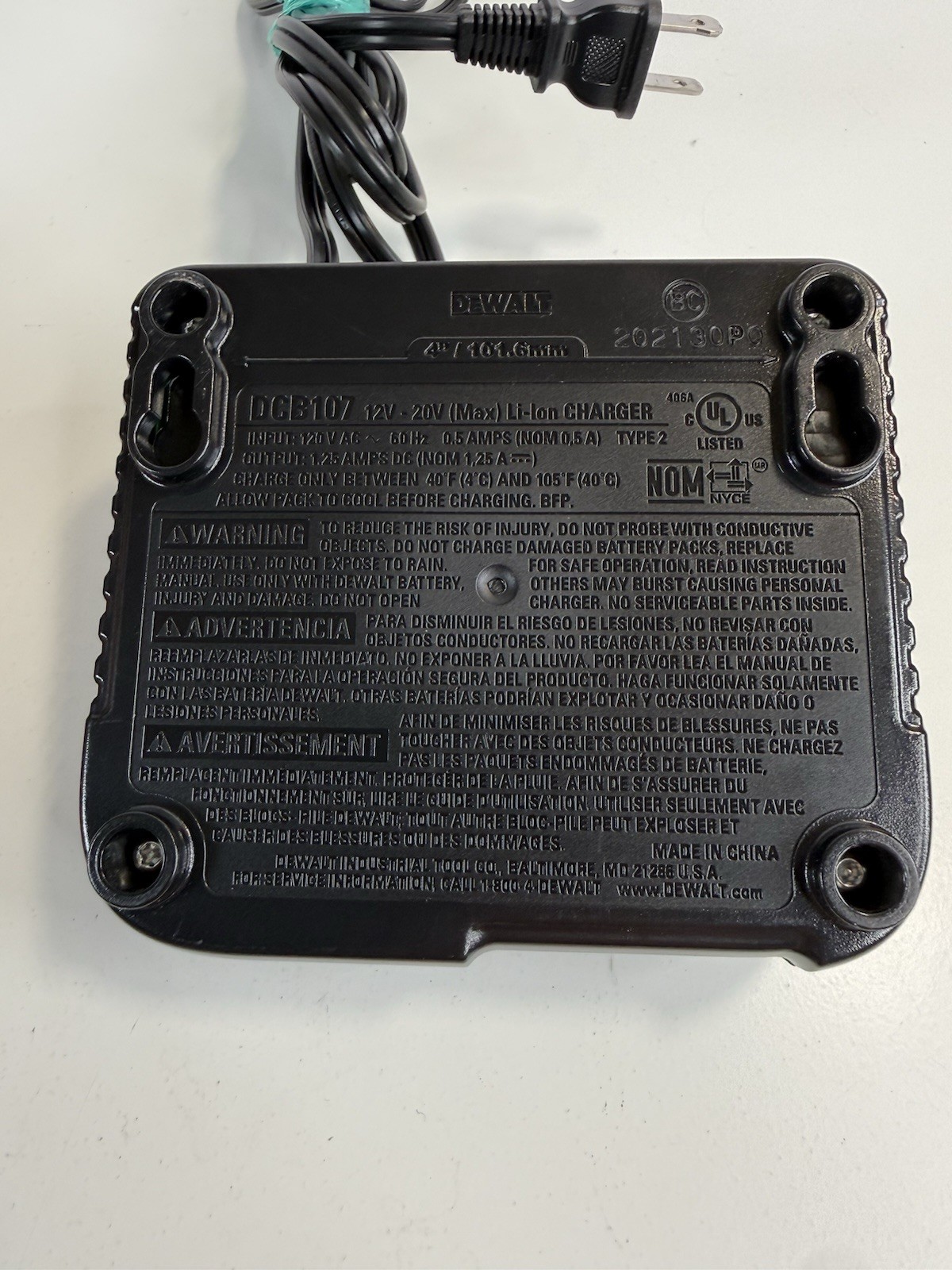Dewalt DCB107 12V/20V MAX Li-Ion Charger Black Yellow