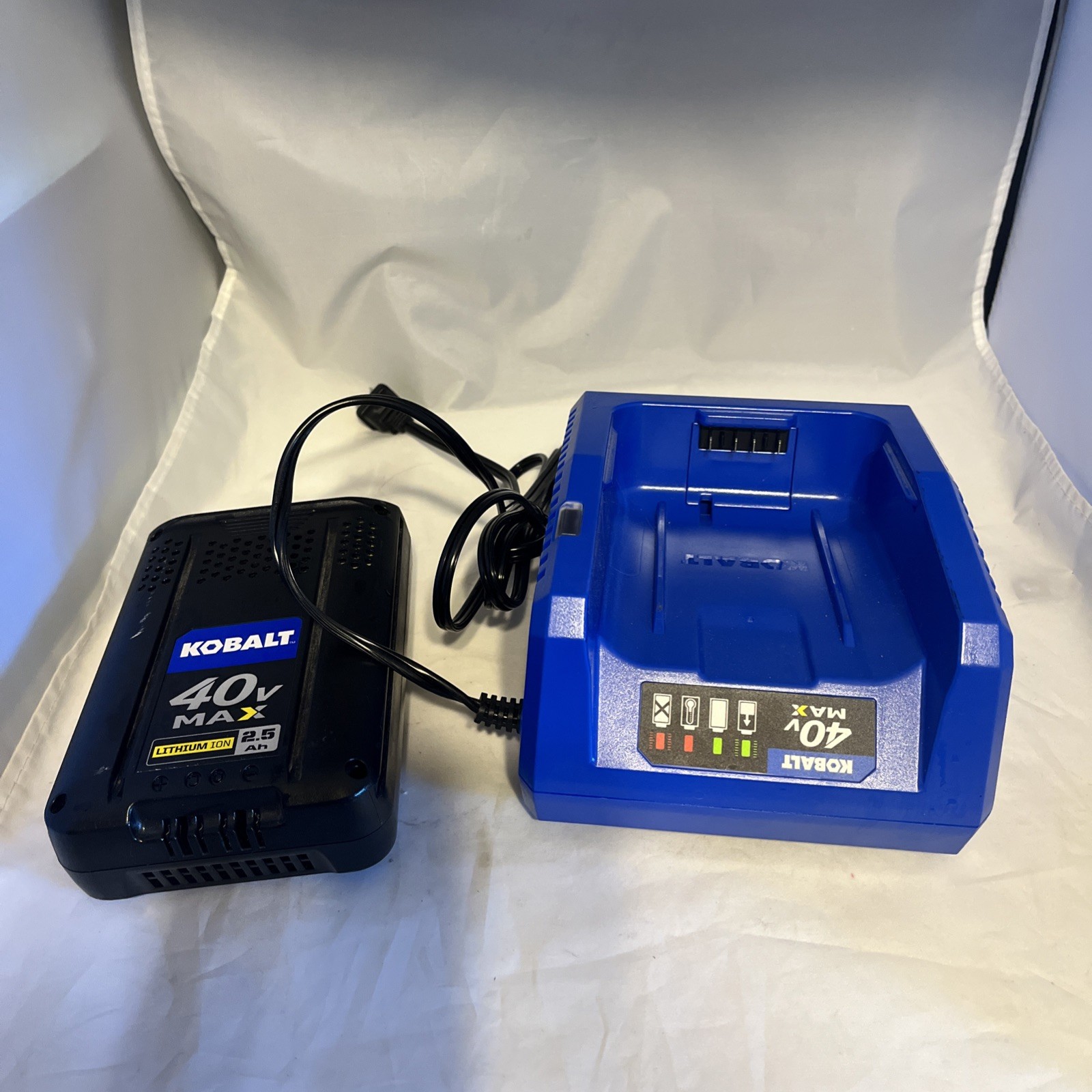 Kobalt 40V Max Lithium Ion Battery 2.5 Ah And Charger