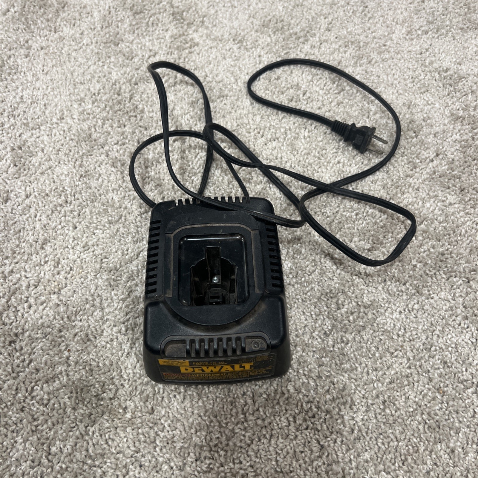 DeWalt DW9116 1-Hour Battery Charger 7.2V – 18V Automatic Tune-Up Mode