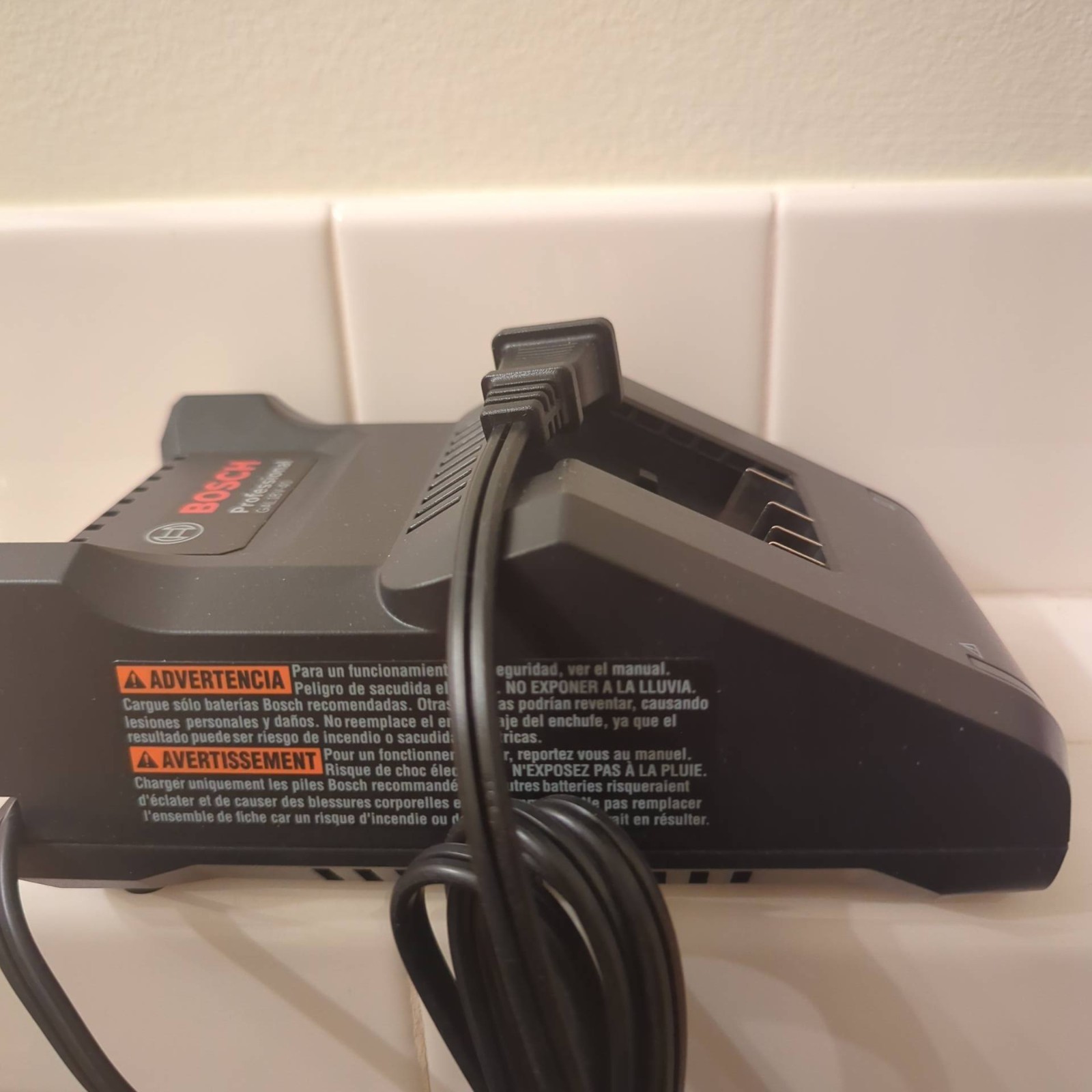 Bosch Professional GAL18V-40 18V Lithium-Ion Fast Battery Charger Genuine OEM