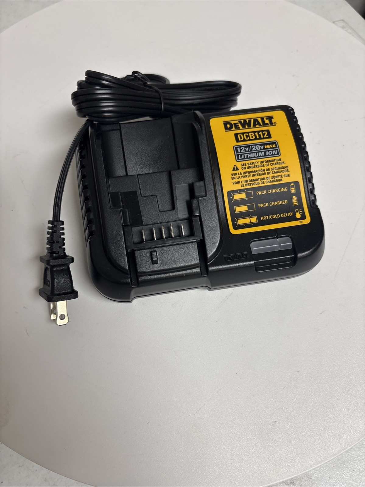 DeWalt 20 Volt/12 Volt Li-ion Battery 2.0ah & Charger Model DCB112