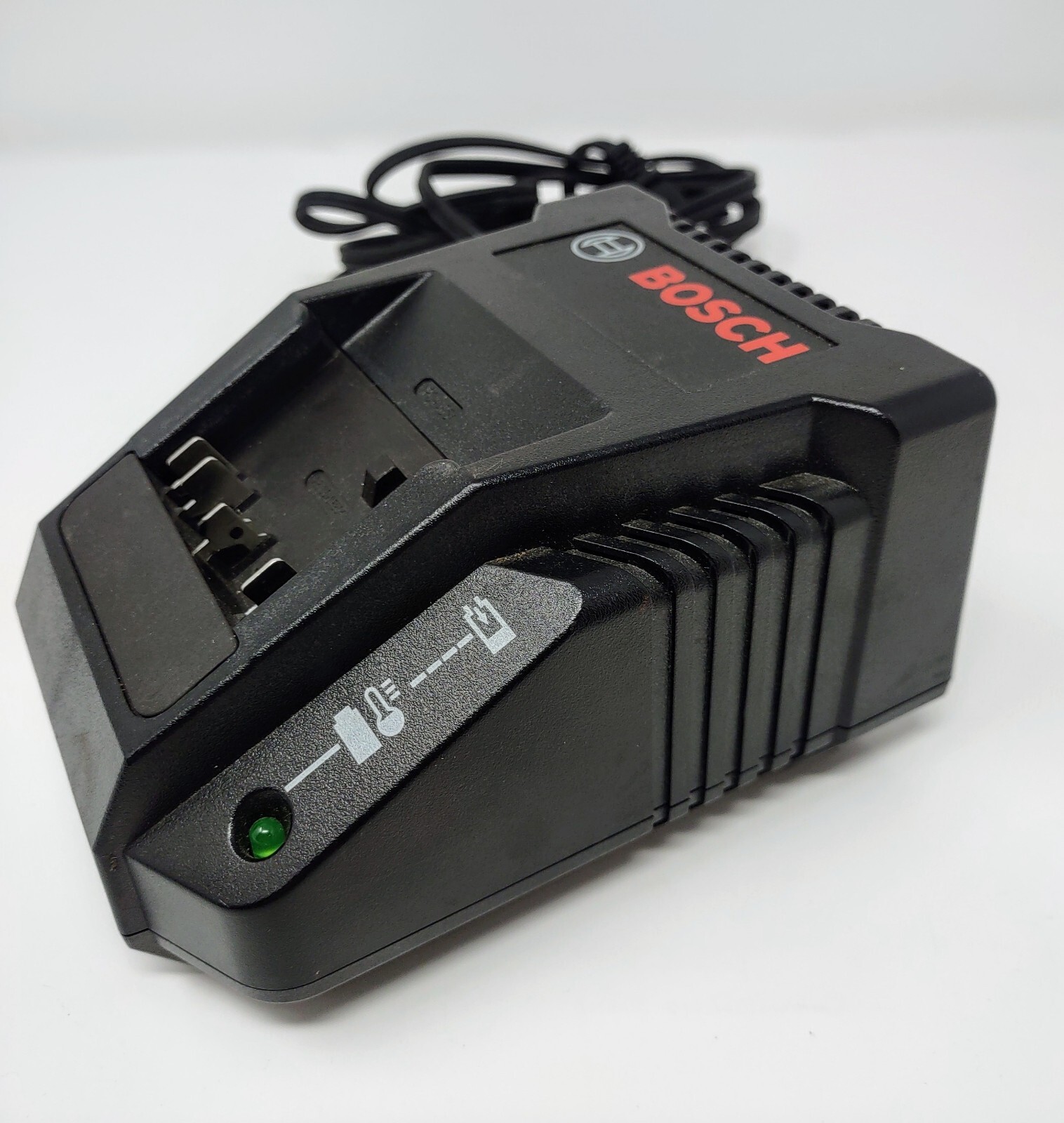 Genuine Bosch 18V BC660 Lithium Ion Battery Charger Dock Only Original – TESTED