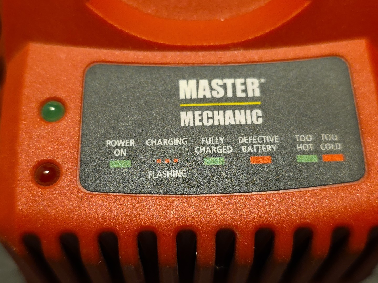 Master Mechanic 18v 2.2 Amp Smart Class 2 Battery Charger Model 148197