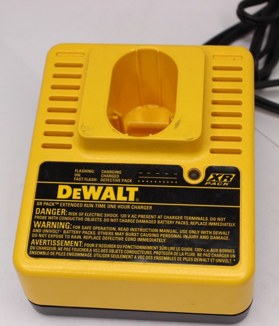 DeWalt DW9106 XR Pack Battery Charger Tested Working OEM