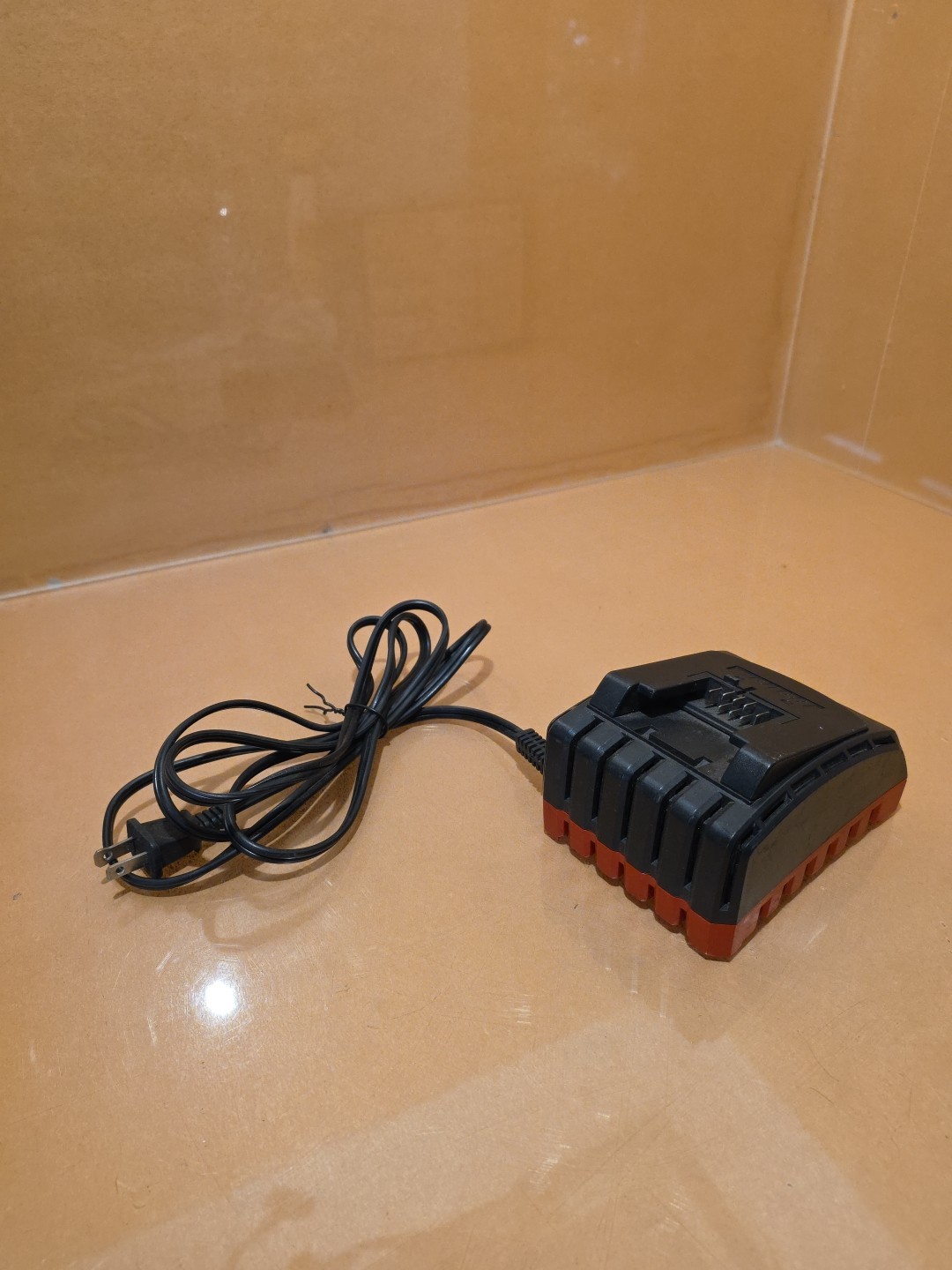 BAUER (1704C-B) 20V 1.7A RAPID BATTERY CHARGER