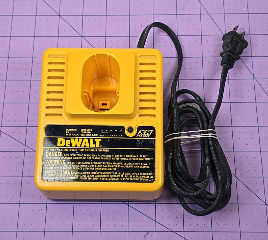 DeWalt DW9106 XR Pack Battery Charger Tested Working Genuine OEM