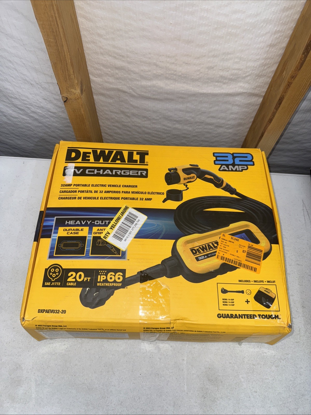 DEWALT Portable EV Charger 120-240V Level 2 Charger up to 32 Amps *OPENBOX*