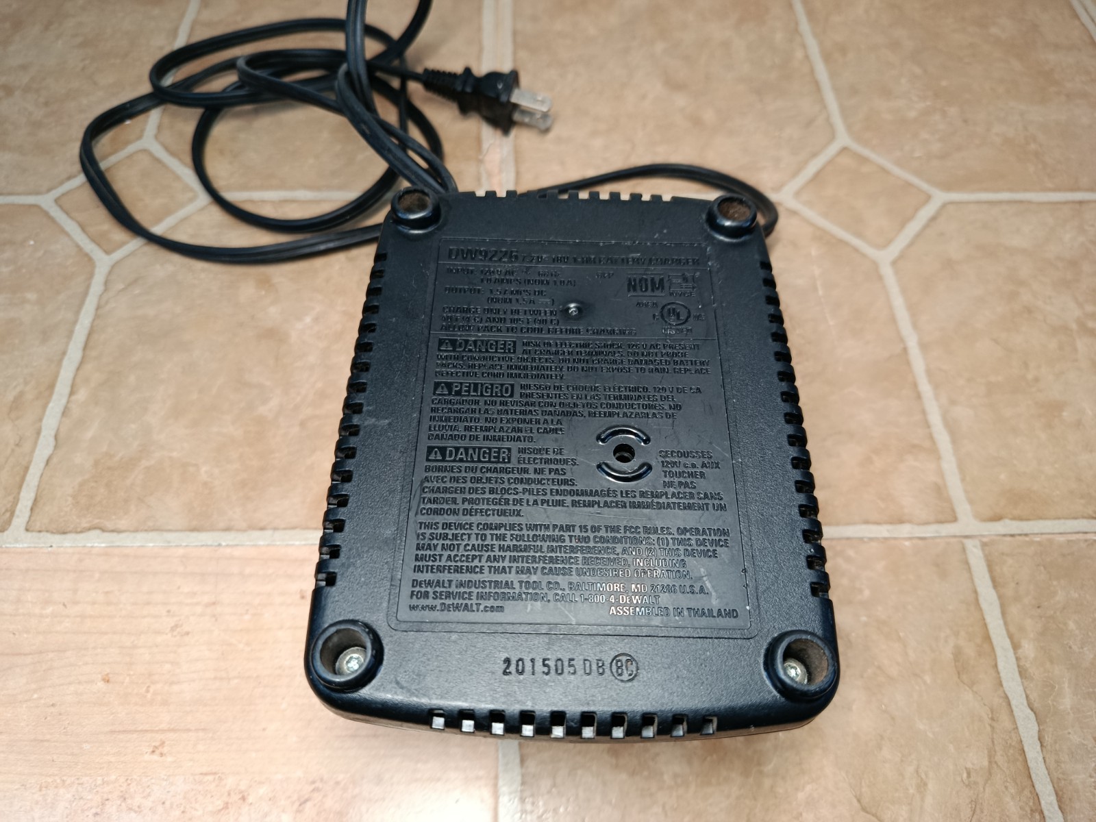 DeWALT DW9226 7.2V–18V NiCd Battery Charger OEM Tested Works
