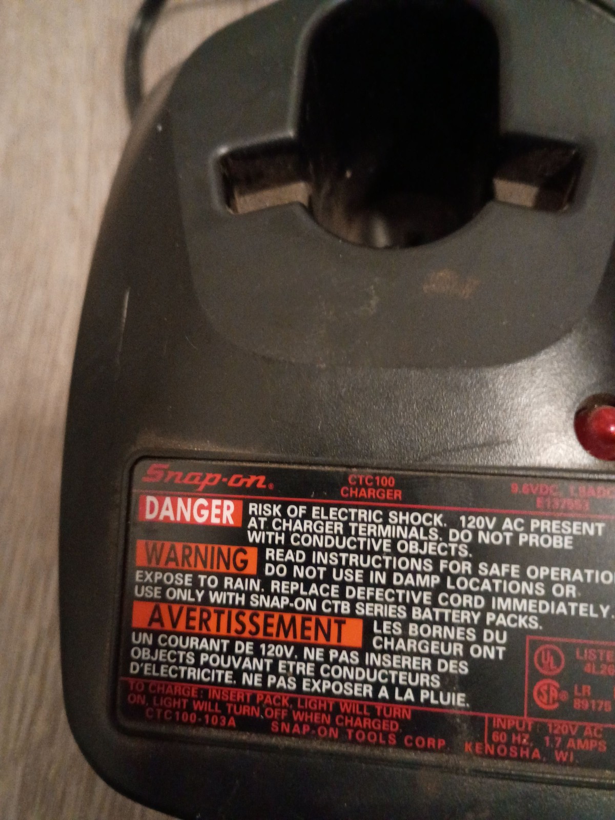 Snap-on 18V Battery Charger with Two 18V Batteries