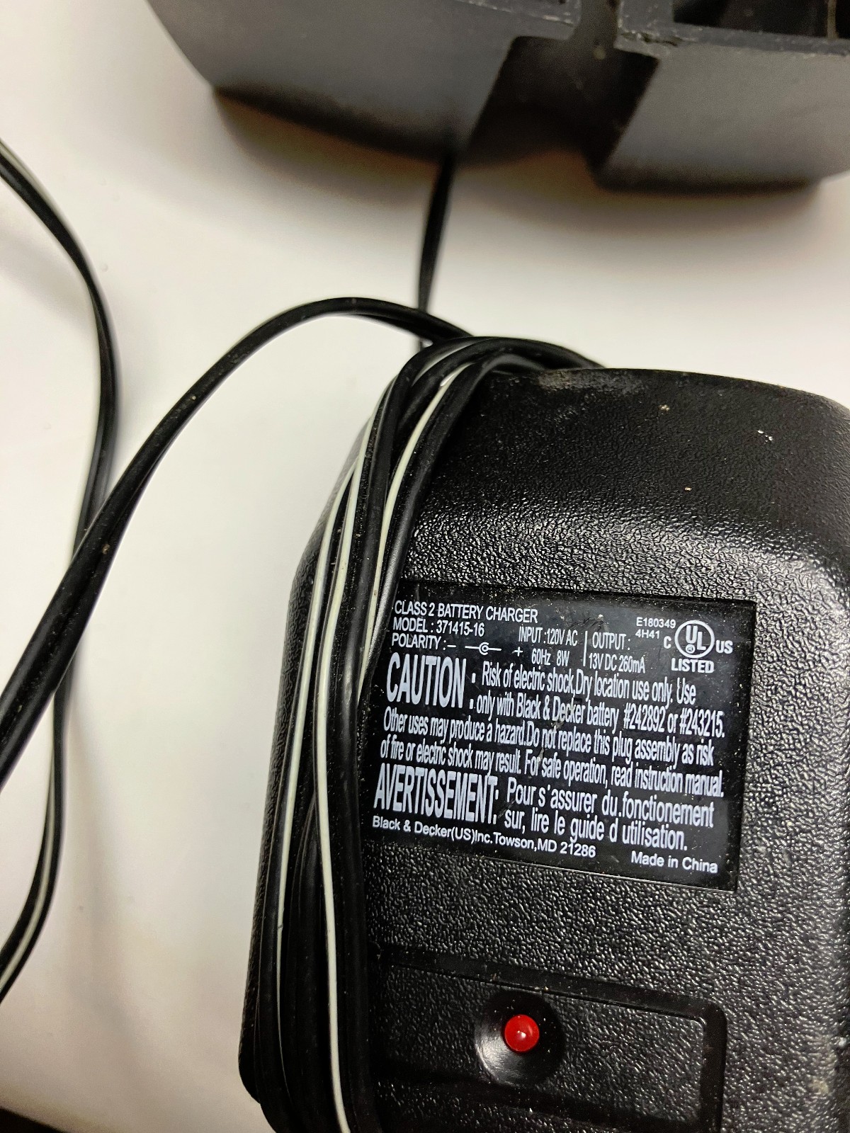 Black & Decker 371415-11 Black 13VDC Class II Battery Charger Cradle free shipp