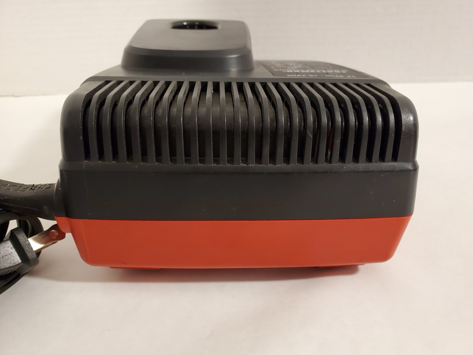 Craftsman 45 Minute Quick Charger 315.259260 w/ 19.2v Die Hard battery TESTED