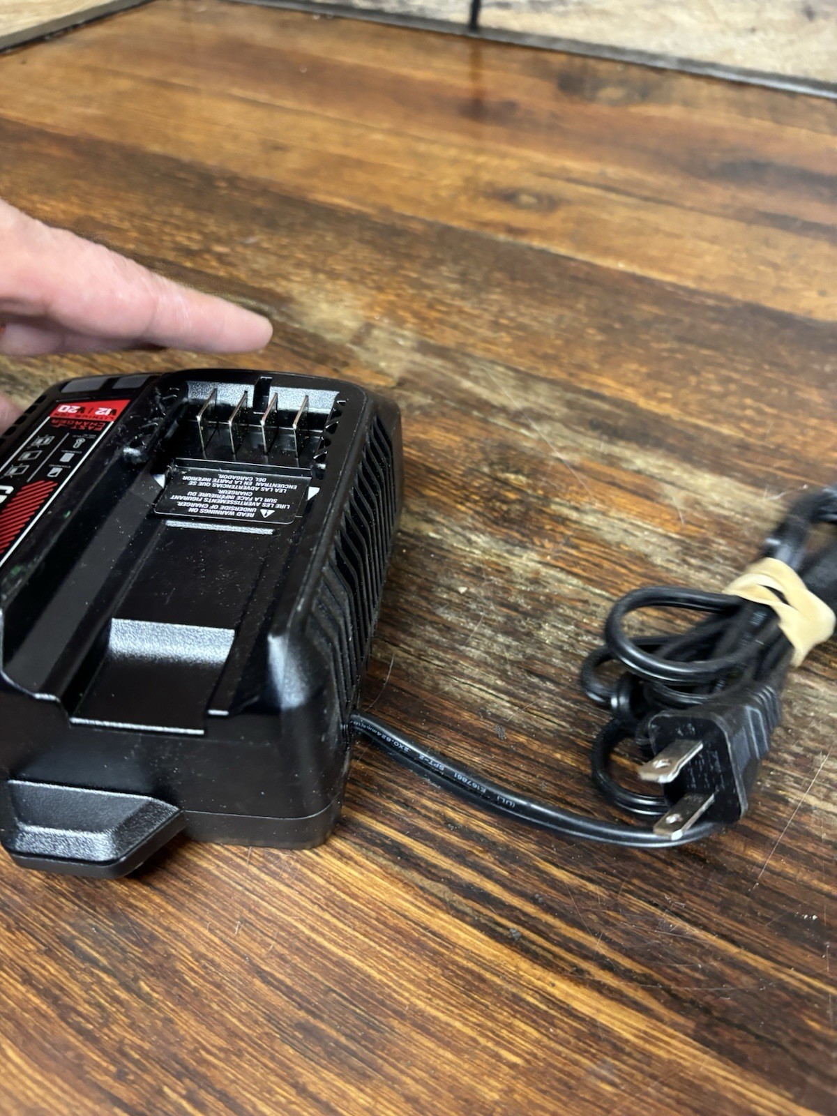 Craftsman CMCB104 V20 Lithium-Ion Battery Pack Black 20V Max Rapid Fast Charger