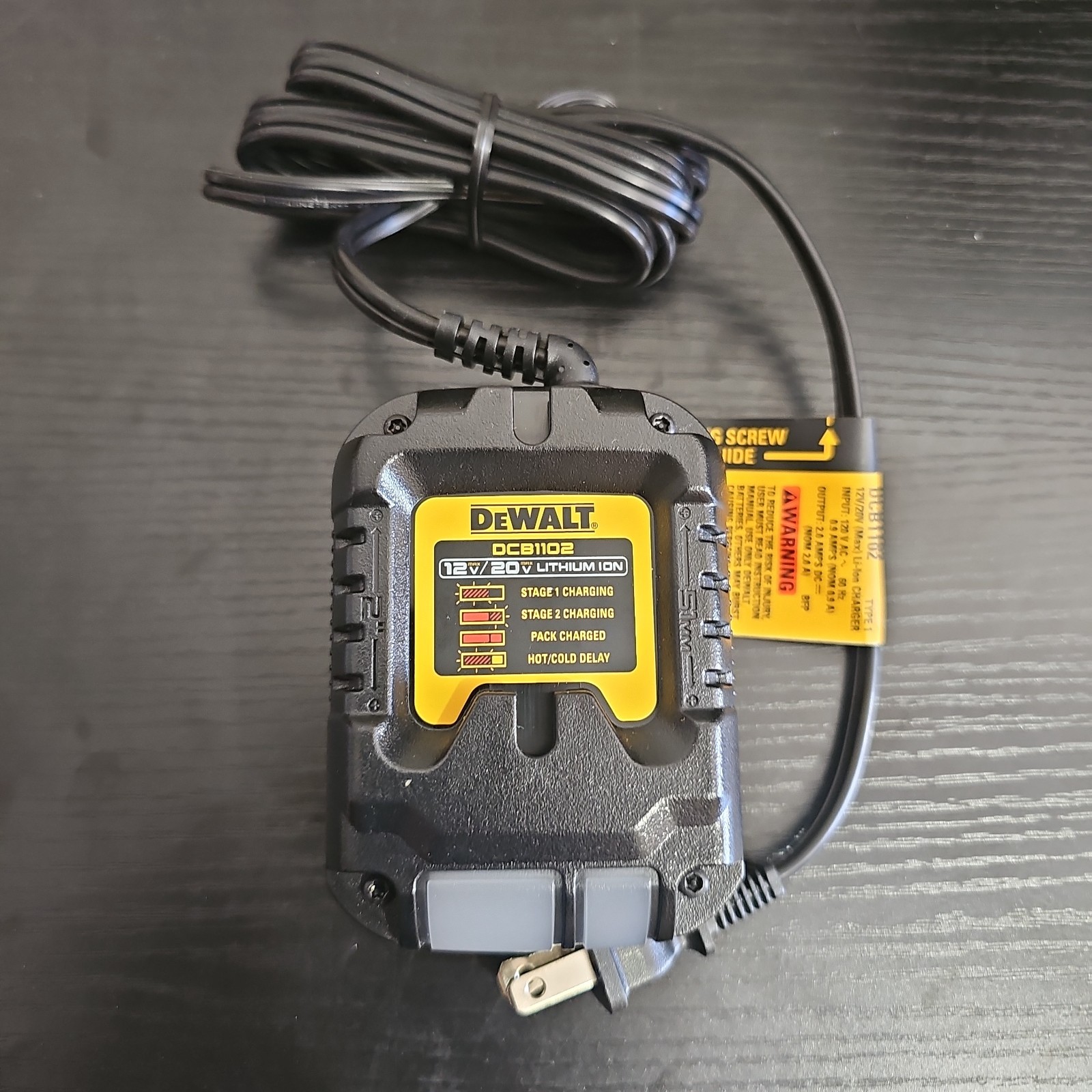 DeWalt 0.9 Amp Battery Charger 12V & 20V Volt MAX Li Ion Model DCB1102 NEW