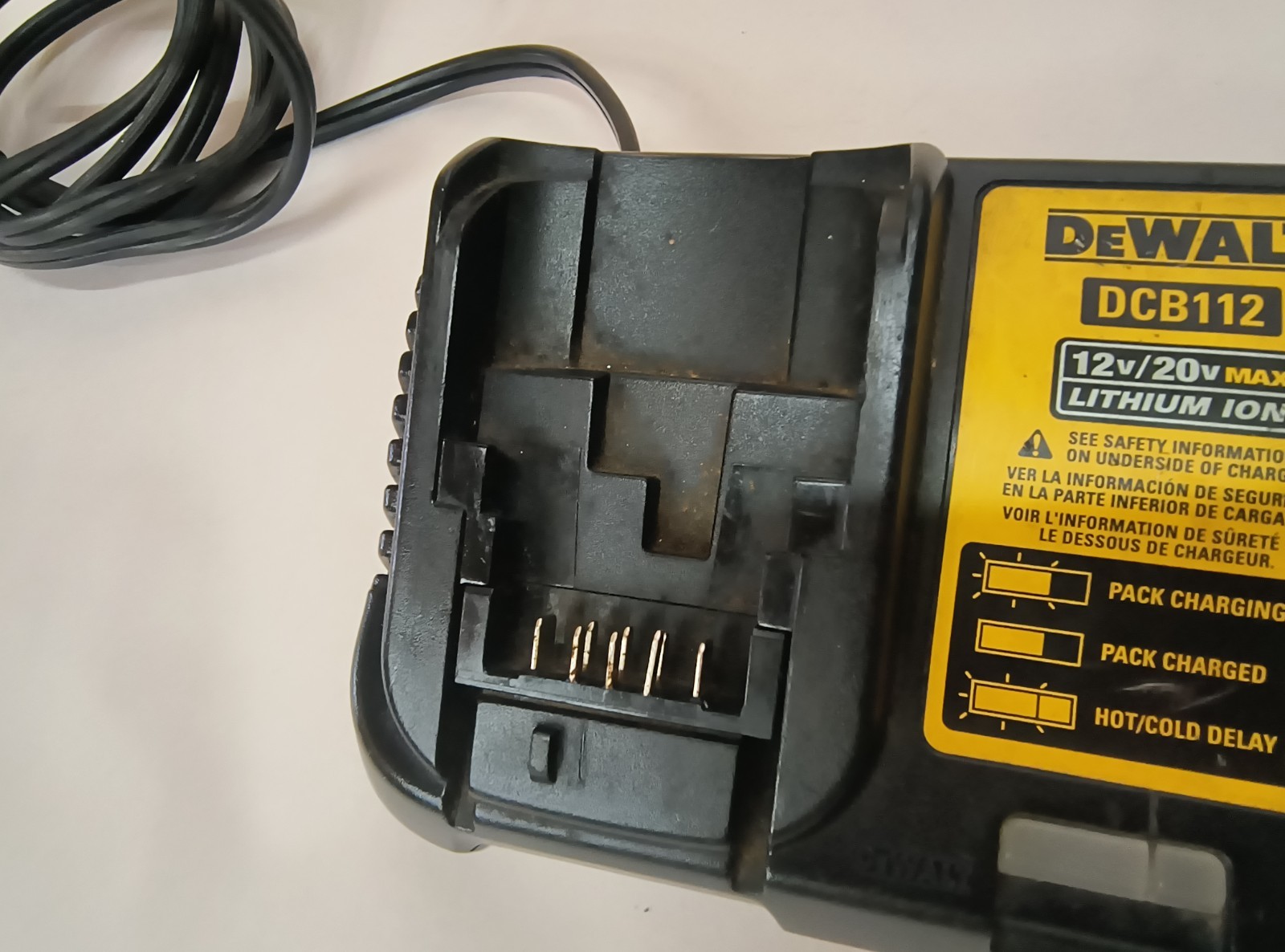 DEWALT DCB112 12V/20V MAX Li-Ion Battery Charger TESTED WORKS GREAT