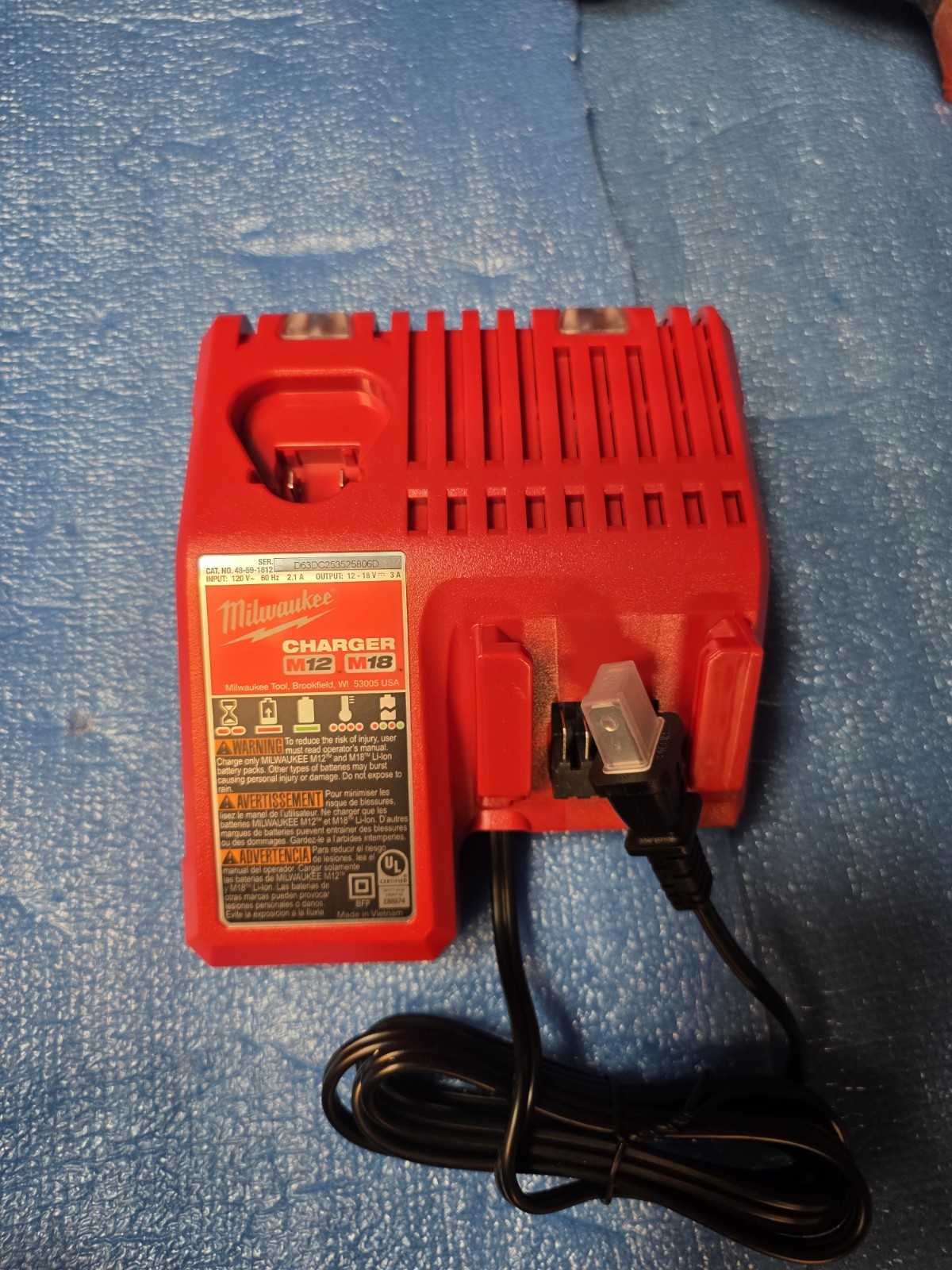 MILWAUKEE 48-59-1812 18V/12V LITHIUM ION CHARGER M12/M18 FREE SHIPPING (Genuine)