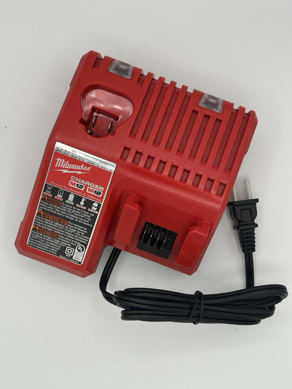Milwaukee M12 and M18 12-Volt/18-Volt Lithium-Ion Multi-Voltage Battery Charger