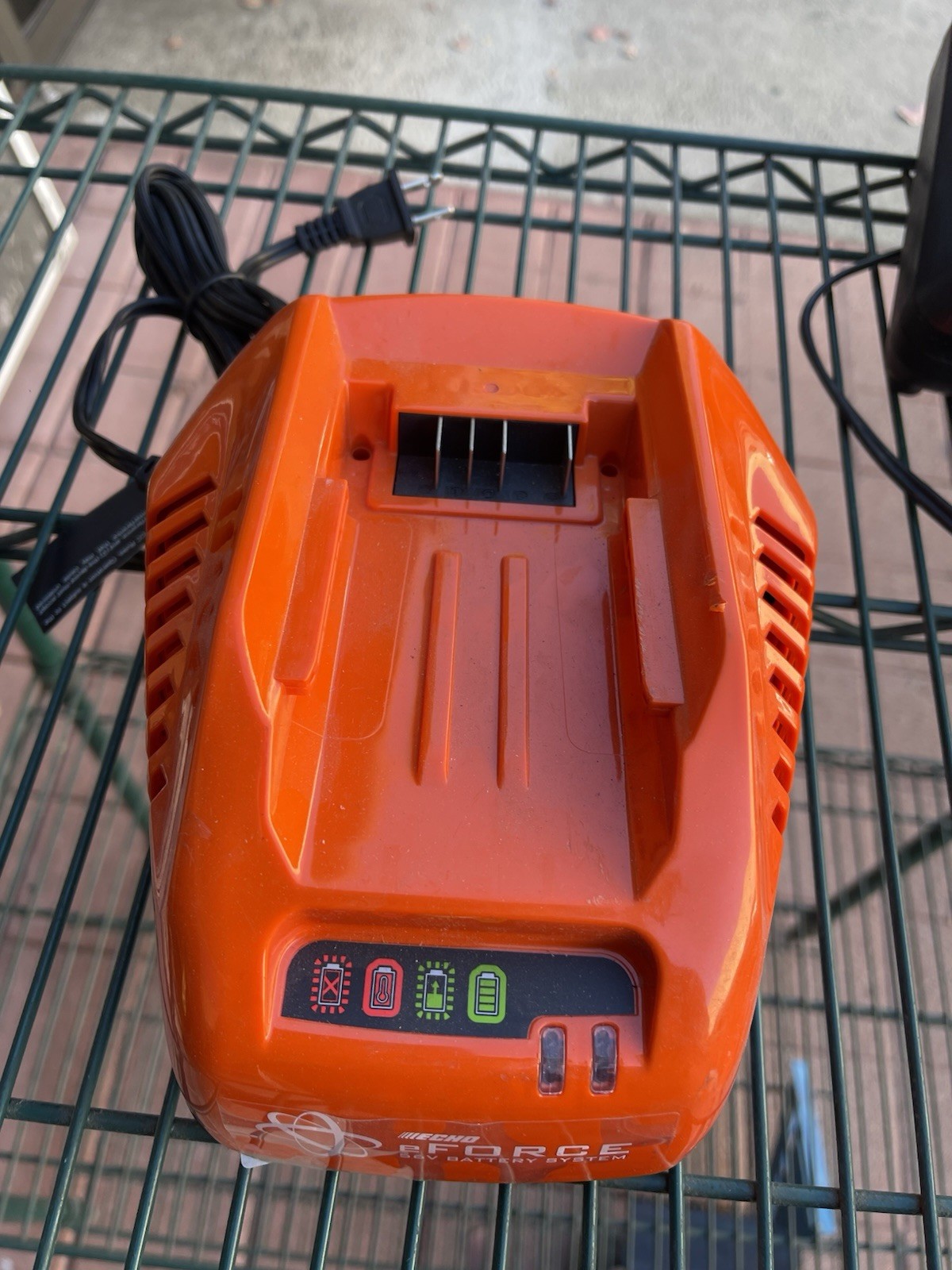 Echo LC-56V2A eFORCE™ 56V Lithium-Ion Standard Charger.