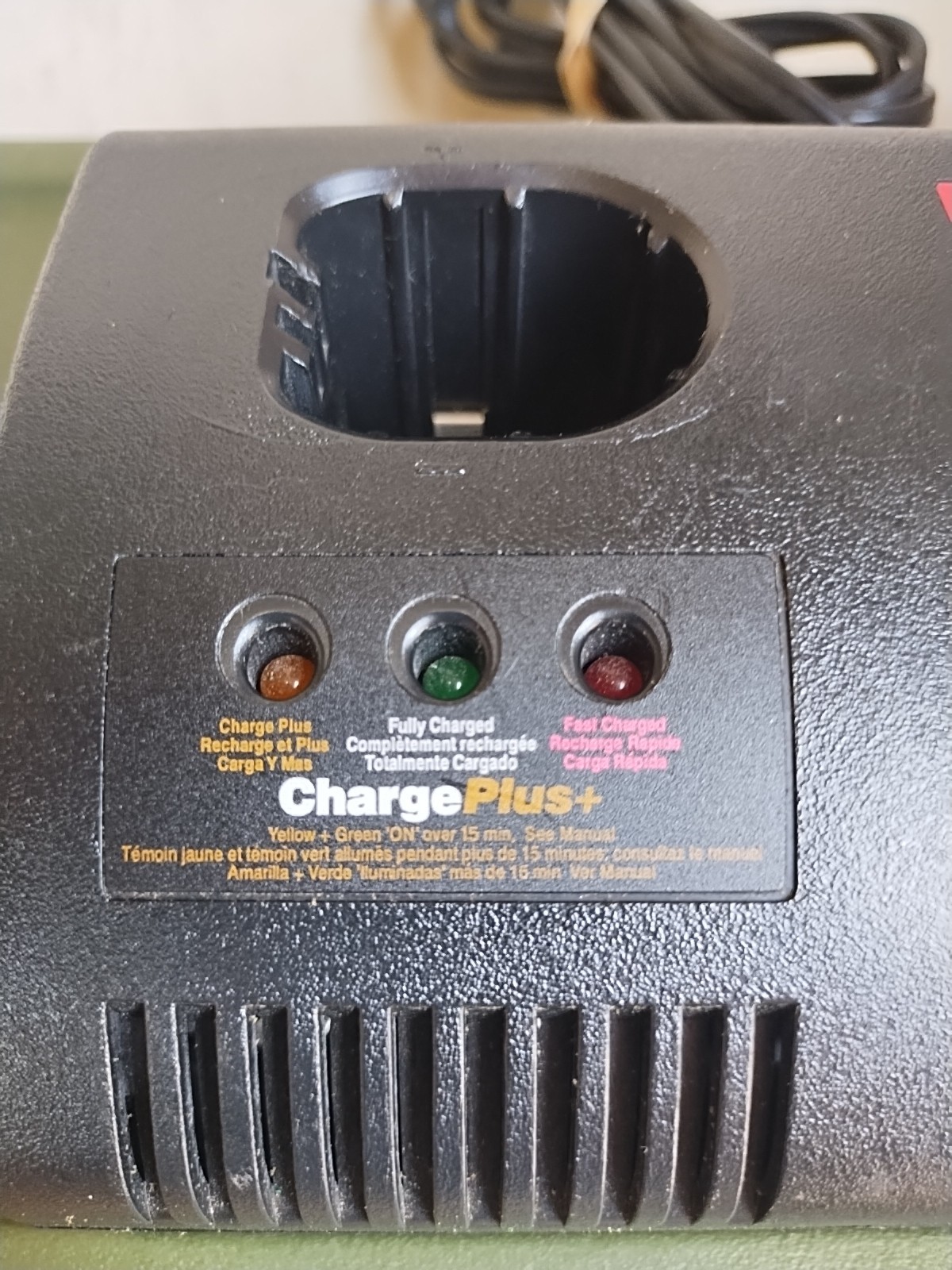 Ryobi p110 140237023 18-Volt Class 2 Single Port Battery Charger OEM Tested Good