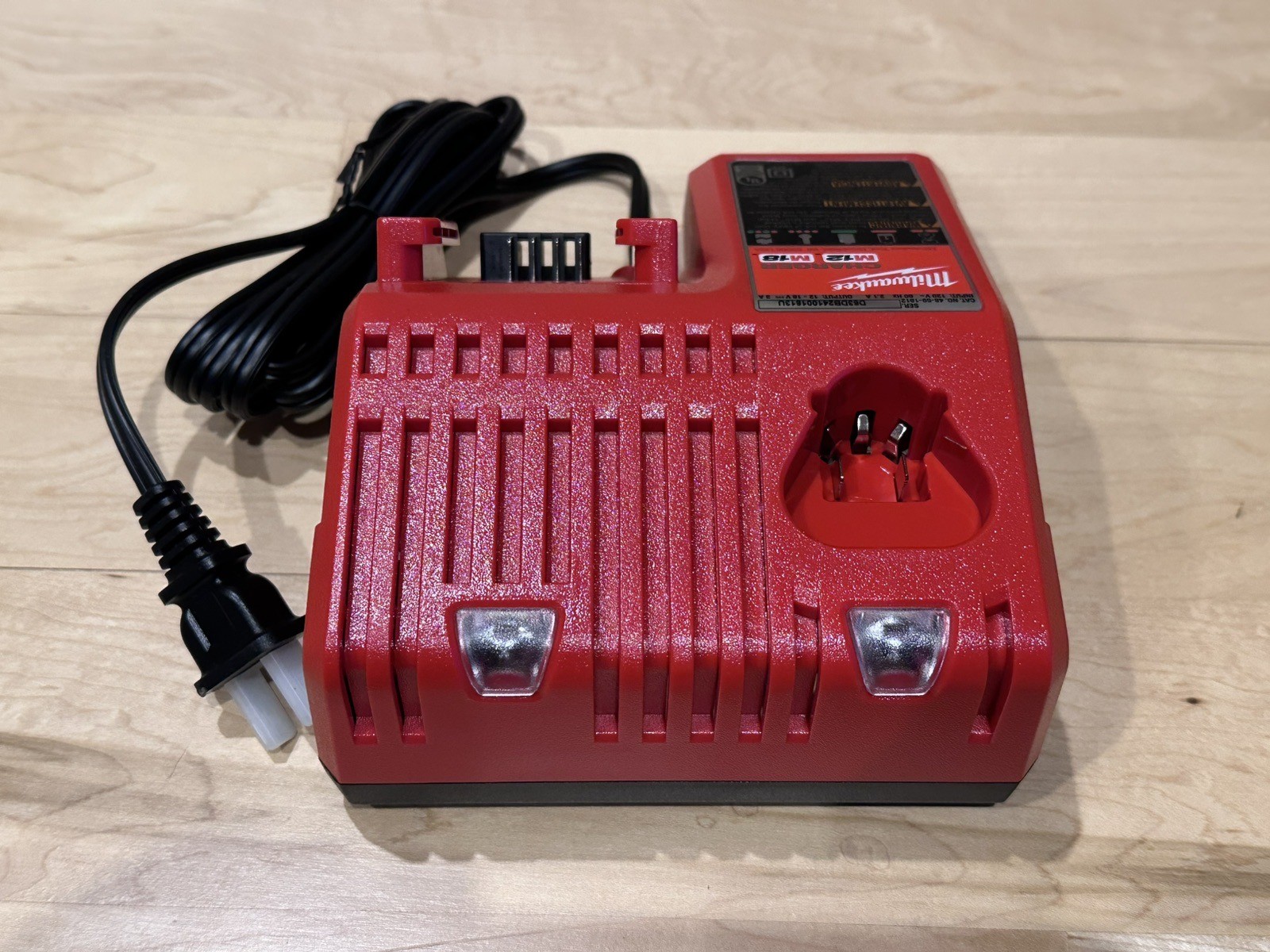 NEW GENUINE Milwaukee 48-59-1812 M12/M18 12V/18V Multi-Voltage Battery Charger