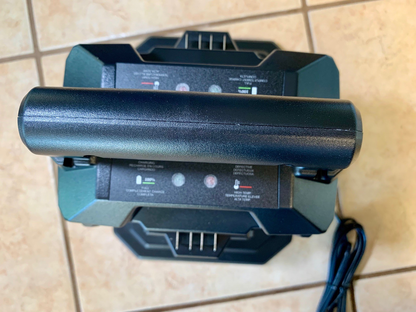 Dual-Port 4A Fast Charging Station for EGO 56V Lithium-Ion Batteries CH2800