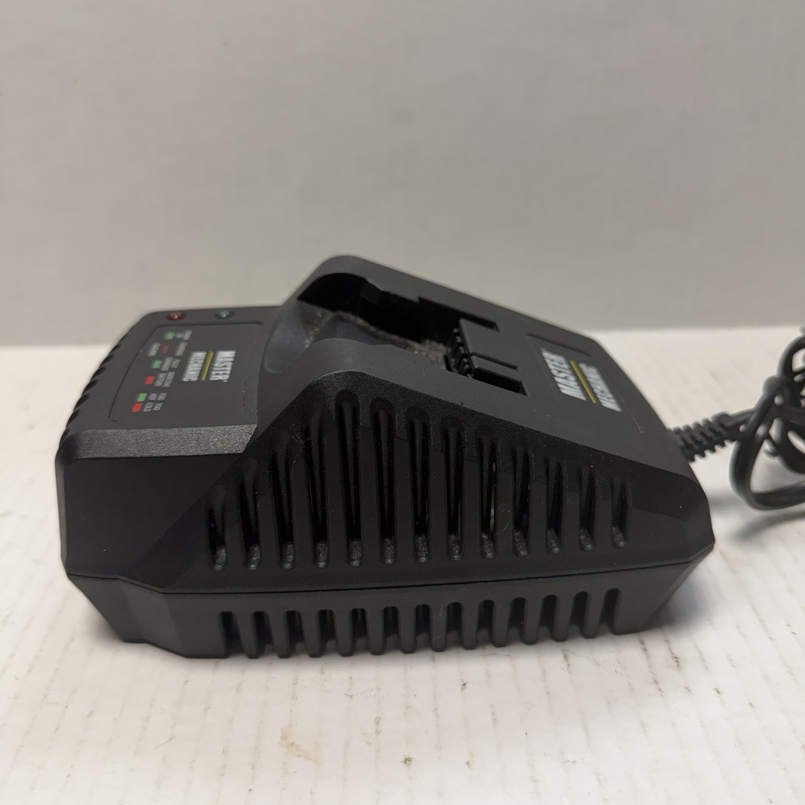 Master Mechanic 18v 2.2 Amp Smart Class 2 Battery Charger 134457