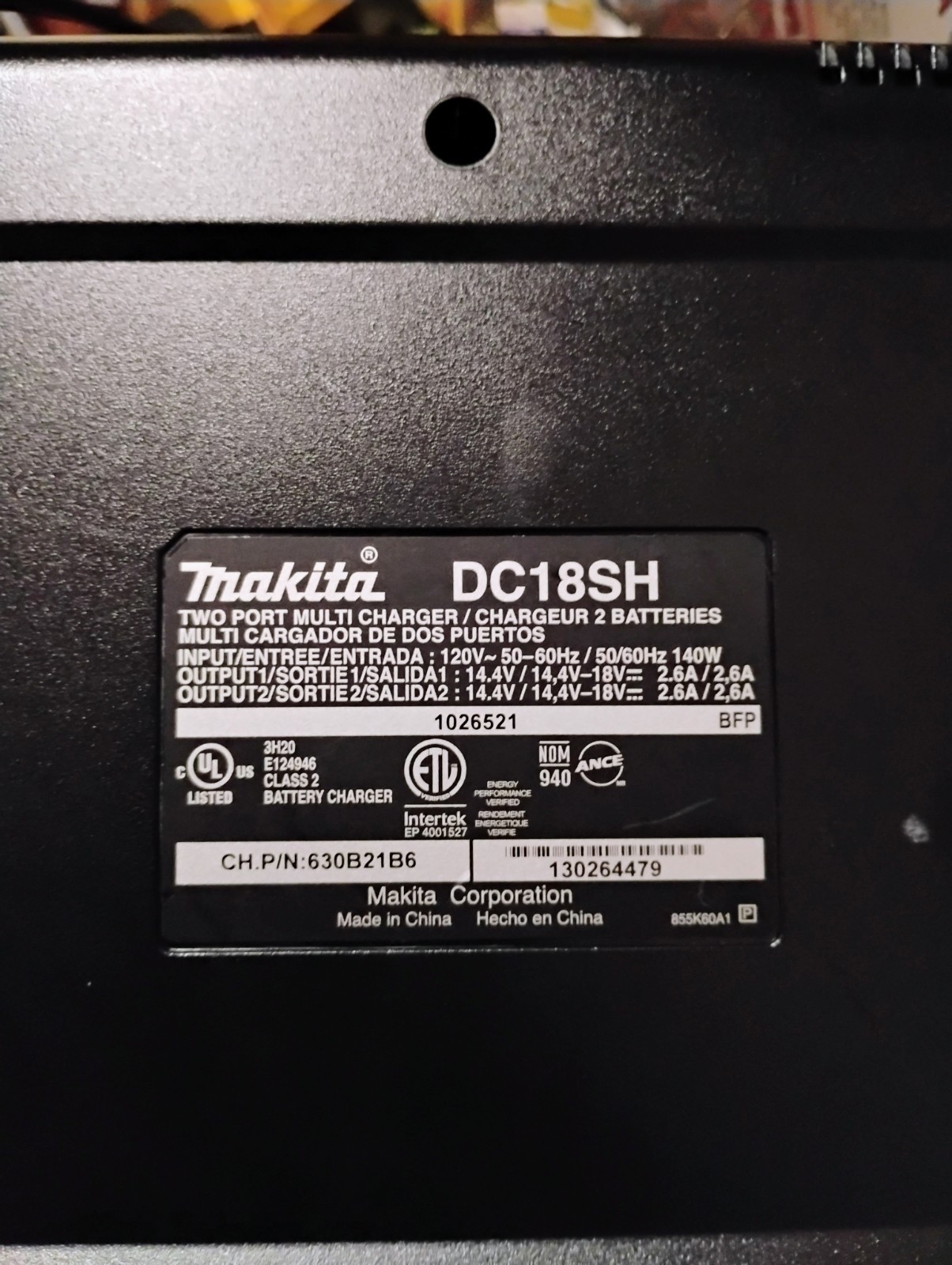 Makita Dc18 Sh Charger And 4 Five Amp Hour 18 Volt Lithium Ion Batteries