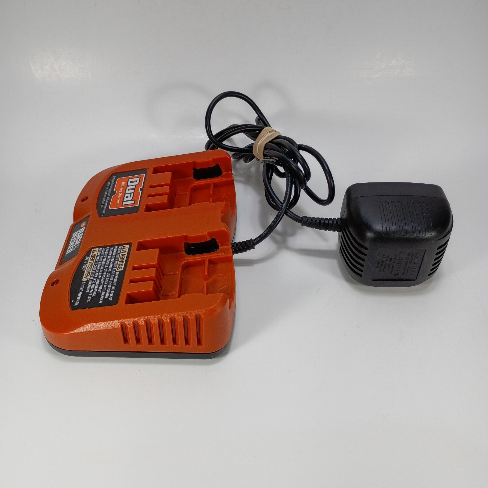 Black & Decker UD-18V2C Dual 18 Volt Battery Charger ONLY