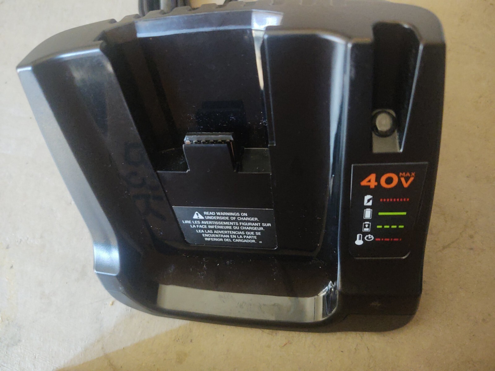 BLACK+DECKER 40V MAX* Battery Fast Charger (LCS40)