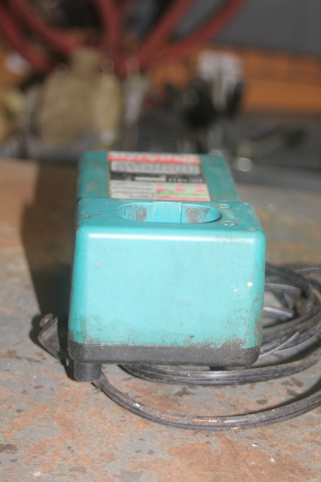 Makita Charger DC1411